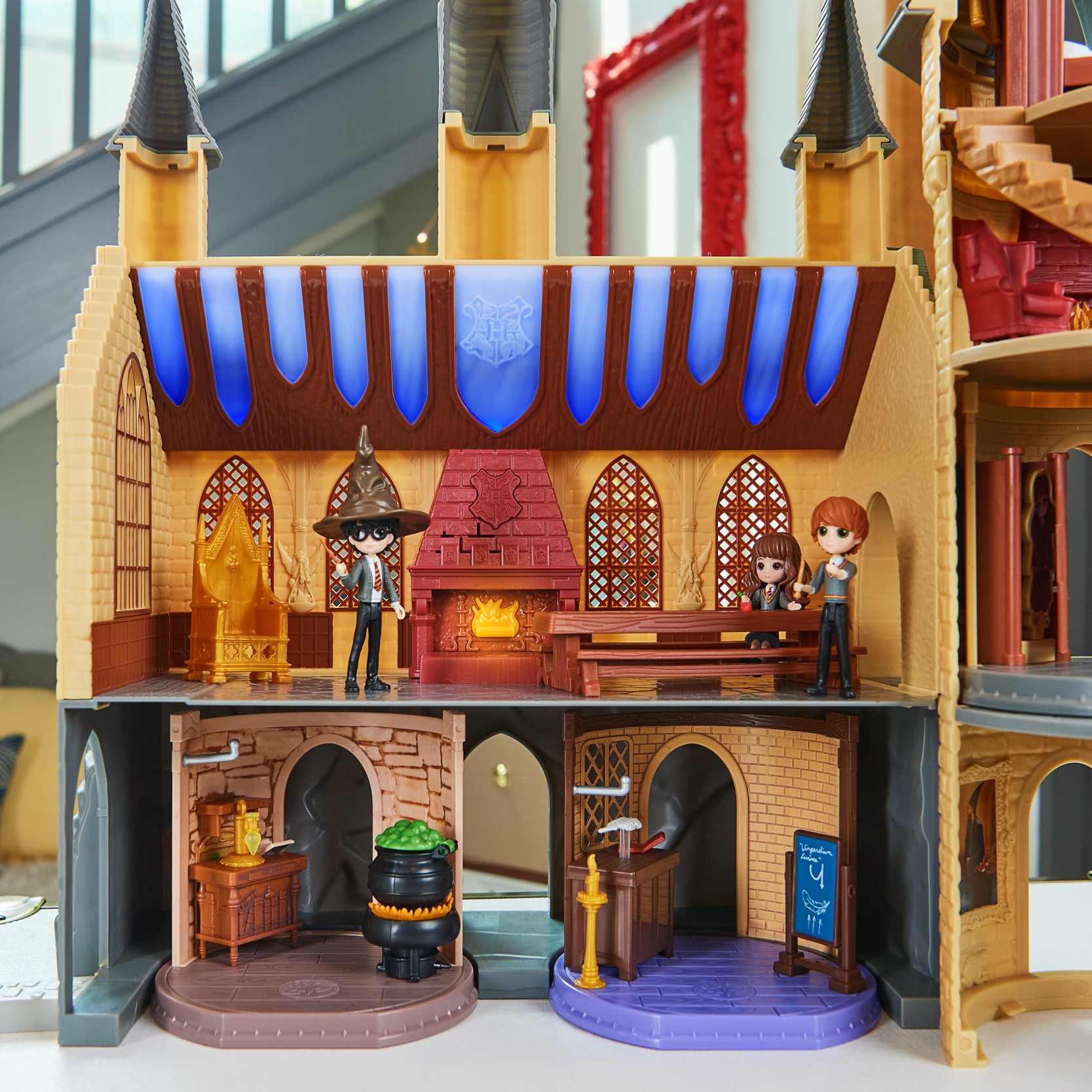 Deluxe castle surprise feature playset on sale