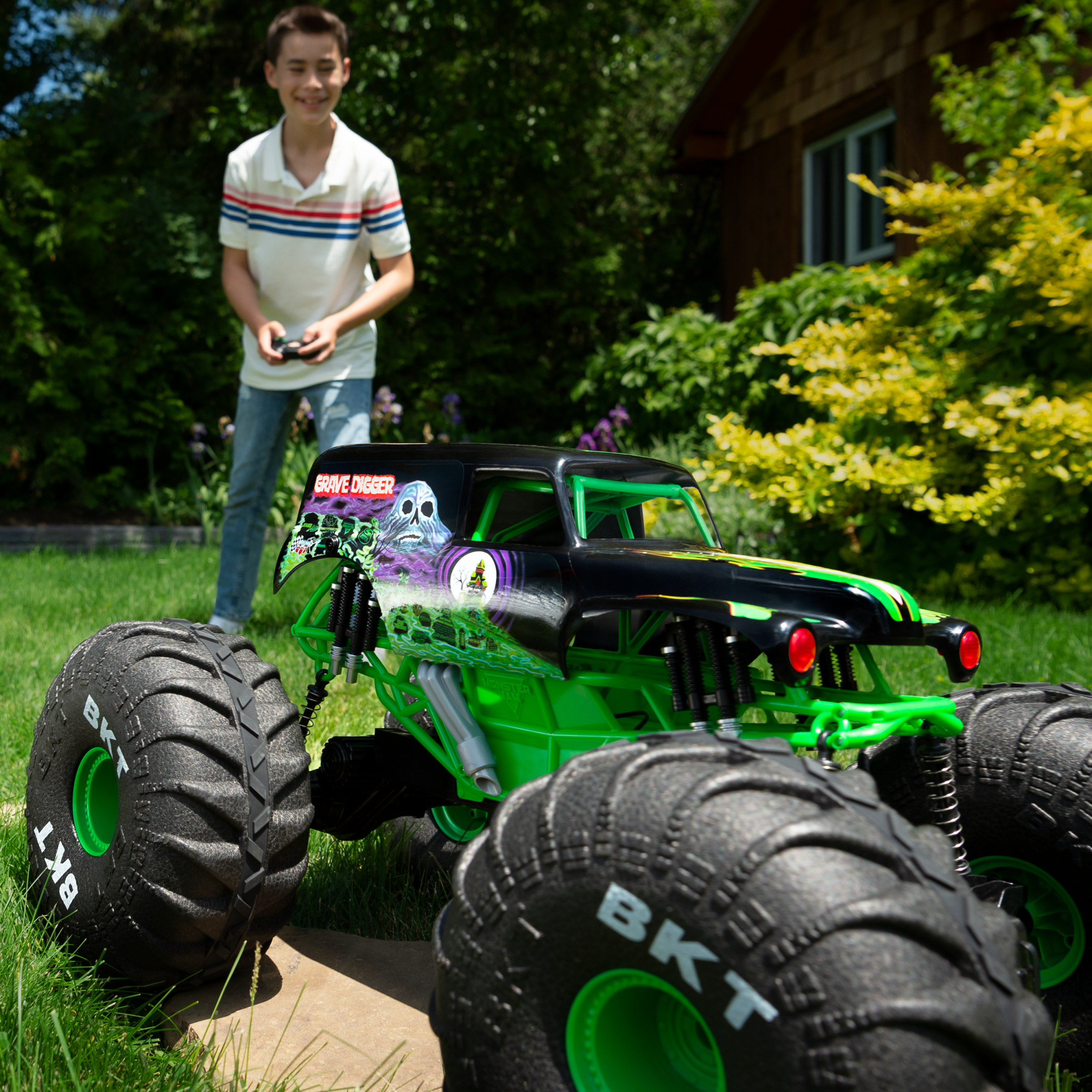 Monster Jam, Official Mega Grave Digger high quality All-Terrain Remote Control Monster Truck